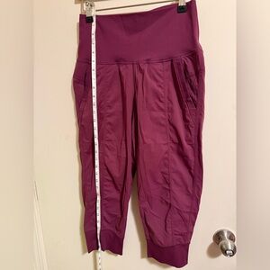 Lululemon Dance Studio Cropped Burgundy High-Waisted Joggers Pants Size 6